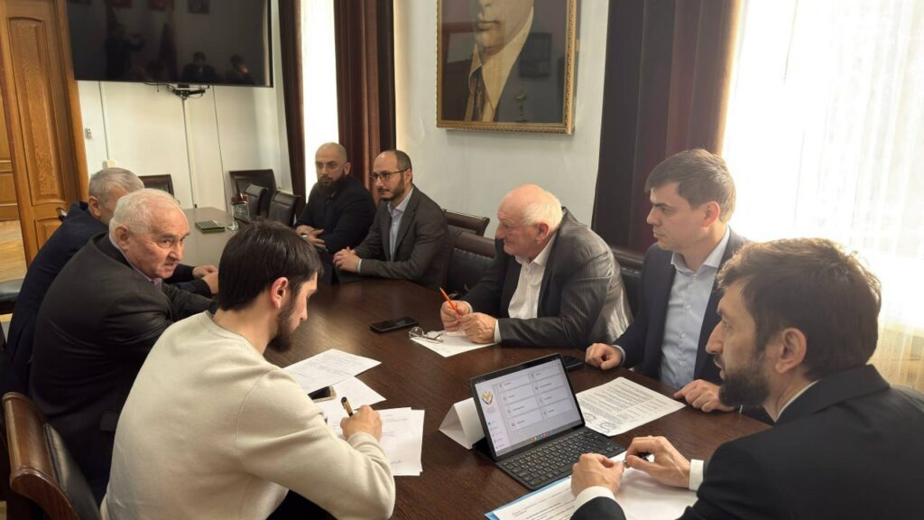 Руководитель Дагинформа провел прием граждан в Карабудахкентском районе