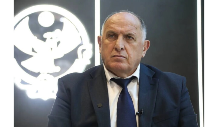 Глава Дагестана поздравил с днем рождения Абдулмуслима Абдулмуслимова