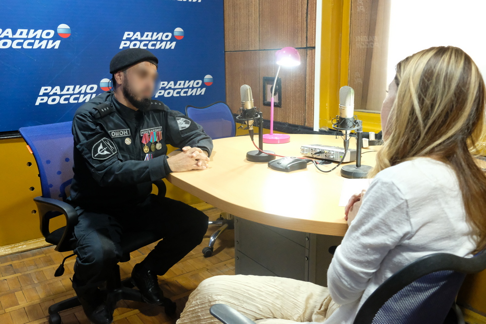 17 лет на страже: кинолог ОМОН «Горец» выступил на ГТРК «Дагестан»