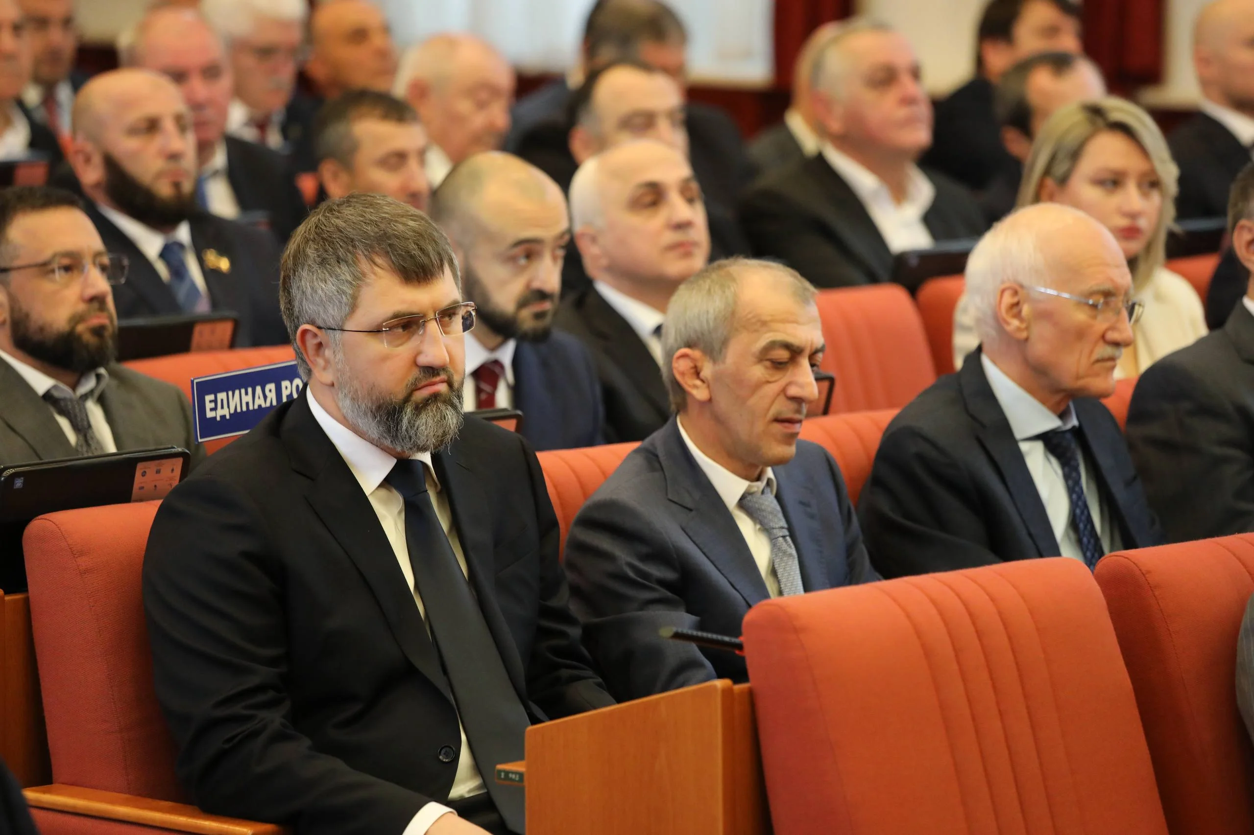 Магомед Рамазанов поздравил депутатов Народного Собрания РД нового созыва с началом работы