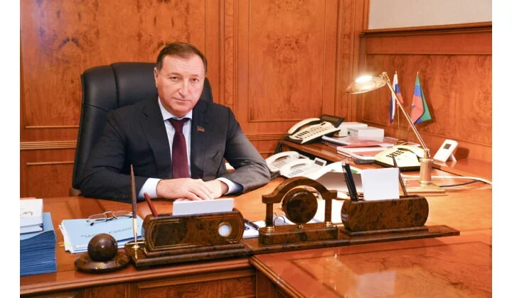 Поздравление Председателя Народного Собрания РД Заура Аскендерова с Днем учителя