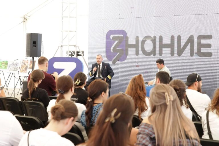 Герой России Дамир Юсупов вдохновляет молодежь на форуме «Каспий»
