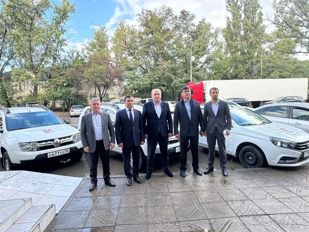 Дагестанские налоговики направят в зону СВО 12 автомобилей и гуманитарный груз на 600 тысяч рублей