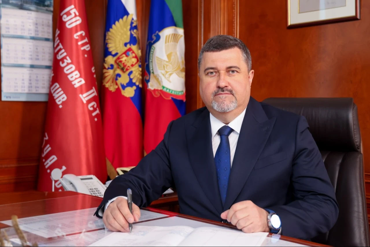 Фёдор Щукин на открытии школы в Хасавюрте