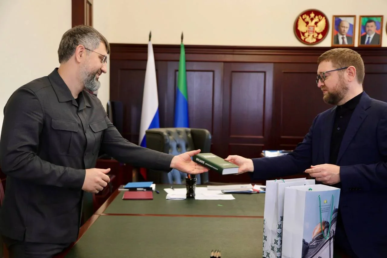Муфтий Москвы передал Рамазанову перевод Корана