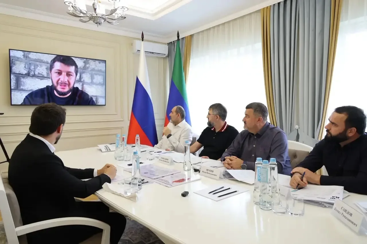 Врио Главы РД Фёдор Щукин провёл собеседования с первой десяткой участников  кадровой программы «Команда Дагестана»