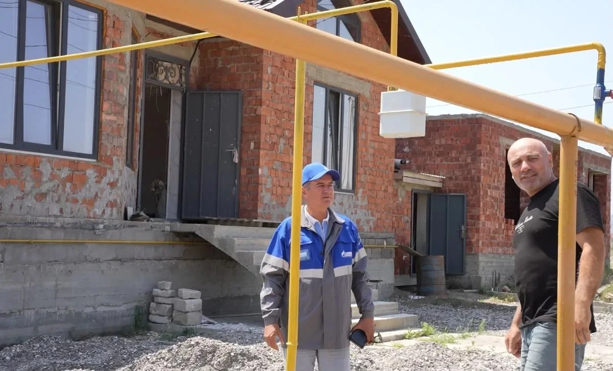 В Дагестане газифицировали дом, который многодетный отец построил для сына