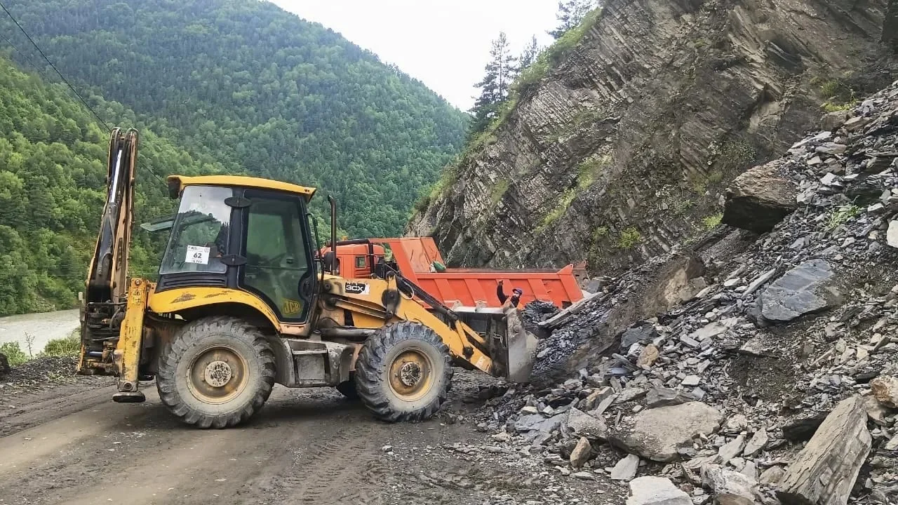 Пять сел в Дагестане остались без транспортного сообщения