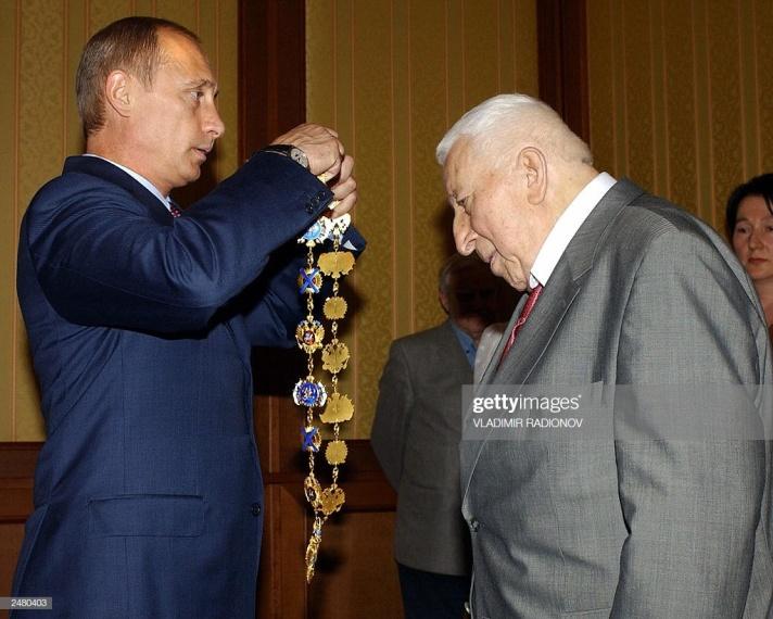 Президент России поздравил дагестанцев со 100-летием  Расула Гамзатова