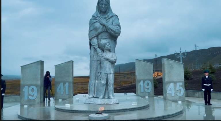 В Хунзахском районе открыли памятник Матери