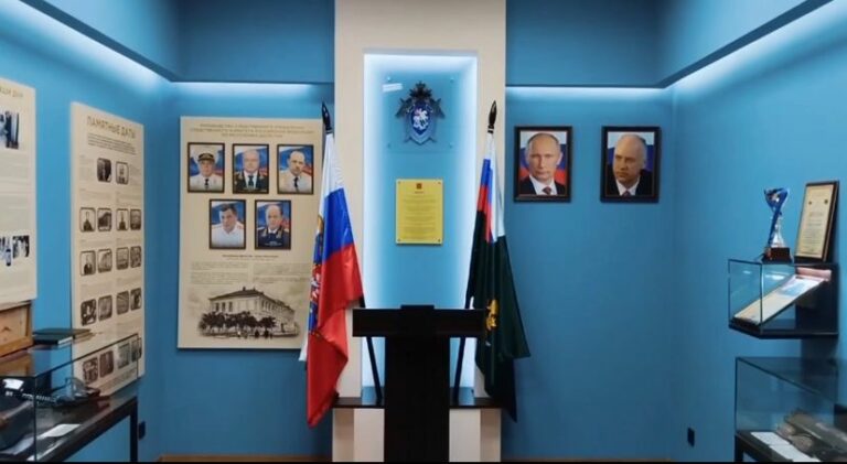 Сергей Меликов и Дмитрий Беляев открыли музей истории следствия в Республиканском центре образования Каспийска