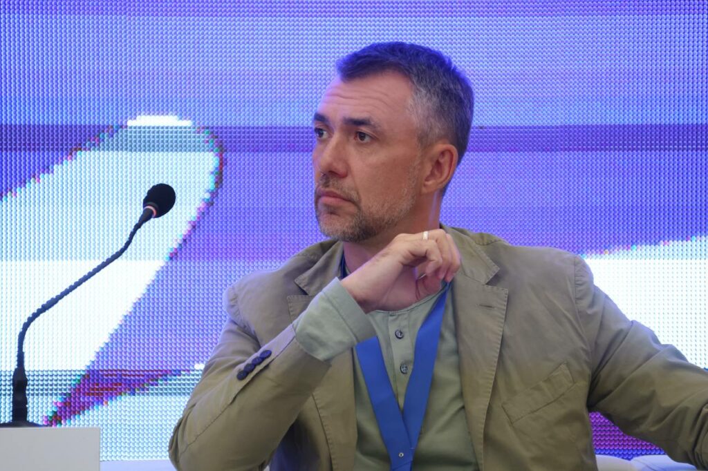 Сергей Меликов вспомнил легендарную дагестанскую команду КВН, представляя замруководителя Росмолодежи Дамира Фаттахова
