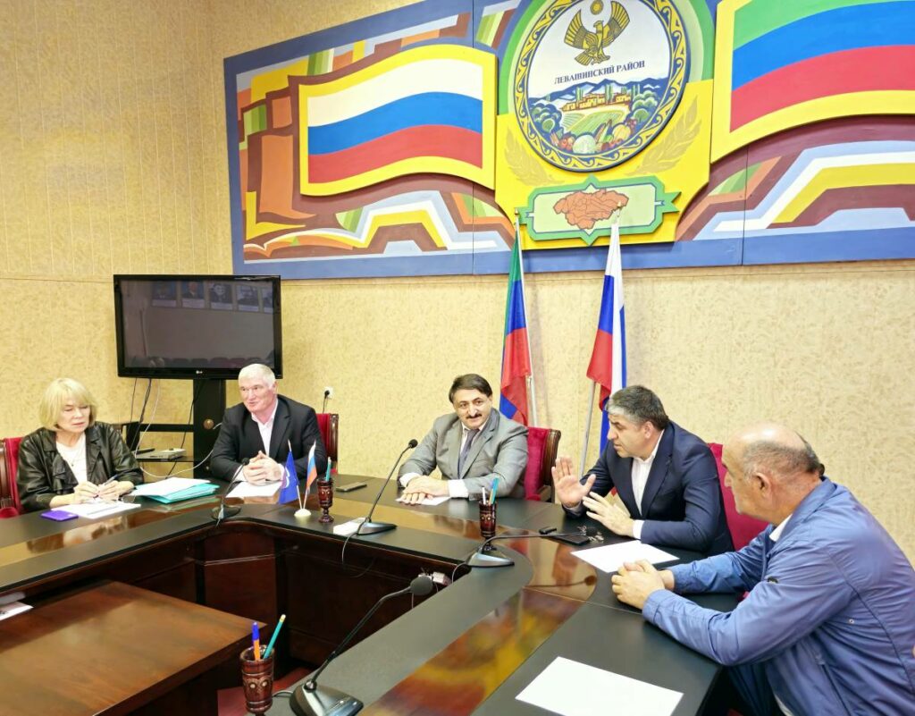 Депутат Джамаладин Гасанов посетил горные районы РД в канун «Единого дня голосования»