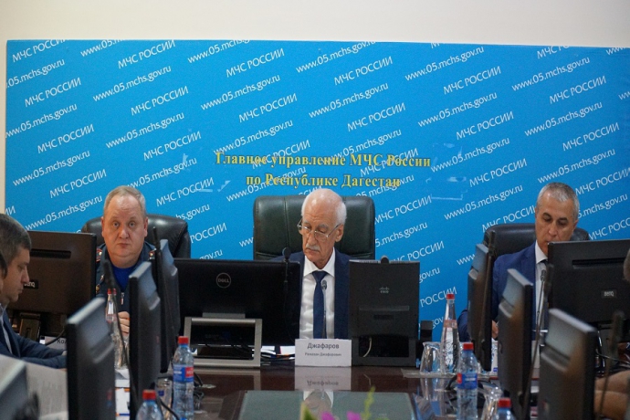 МЧС Дагестана провело более 1,5 тыс. профилактических визитов и консультирований по пожарной безопасности на объектах образования