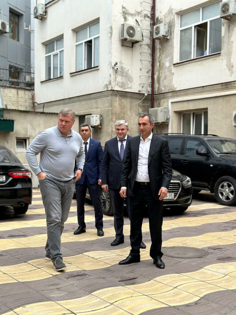 Губернатор Астраханской области прибыл в Махачкалу